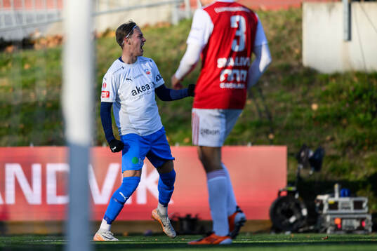 Helsingborgs Taylor Silverholt jublar efter 0-2