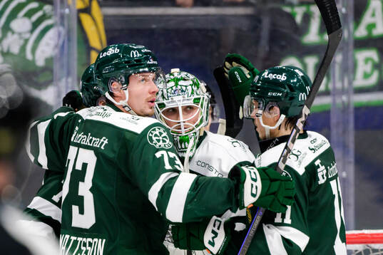 Färjestads Adam Ollas Mattsson och målvakt Maxime Lagacé