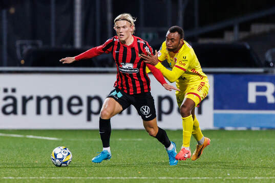 Brommapojkarnas Alexander Jensen och Kalmars Abdussalam Magashy