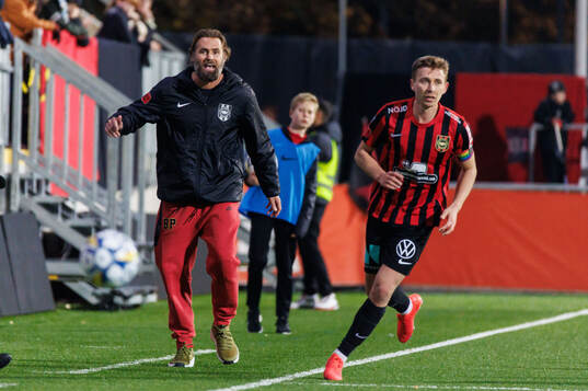 Brommapojkarnas tränare Olof Mellberg