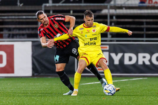 Brommapojkarnas Nikola Vasic och Kalmars Simon Skrabb