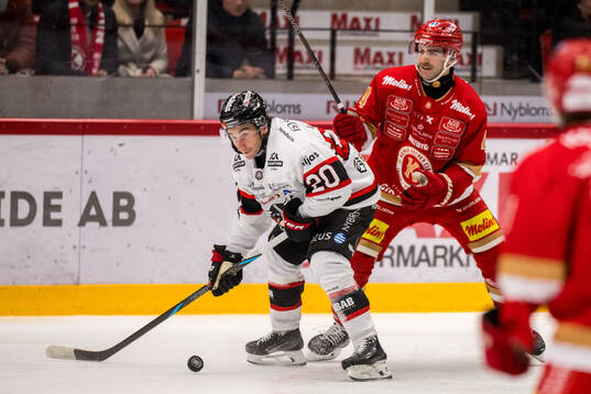 Nybros Juho Liuksiala och Kalmars Trevor Cosgrove