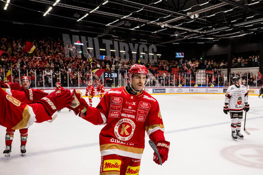 Kalmars Trevor Cosgrove jublar