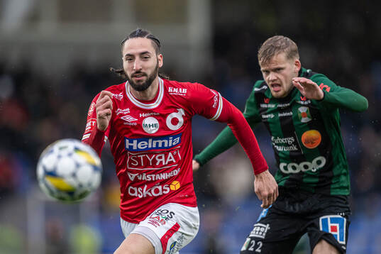 Degerfors Dijan Vukojevic och Varbergs Leo Frigell Jansson