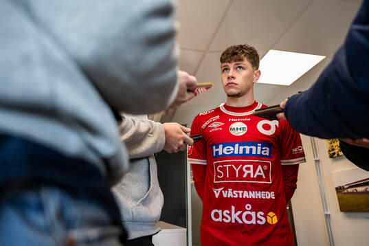 Degerfors Gustav Lindgren i mixade zonen