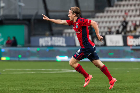 Östers David Seger jublar