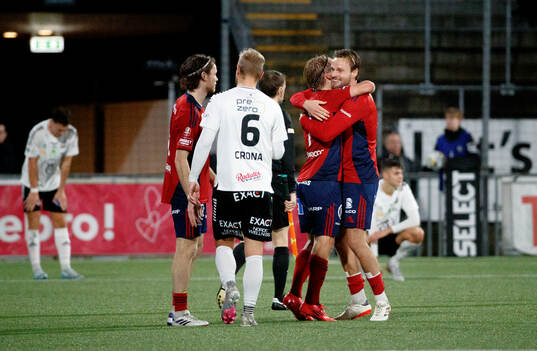 Östers David Seger jublar vid slutsignalen