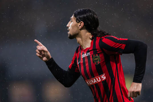 Brommapojkarnas David Isso jublar