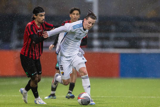 Brommapojkarnas Muhammed Hamza Korkmaz och Djurgårdens