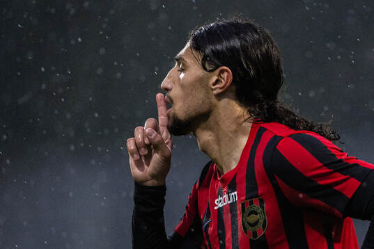 Brommapojkarnas David Isso jublar