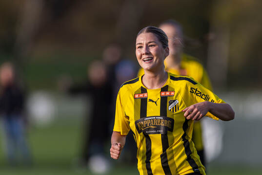 Häckens Novalie Jensen jublar