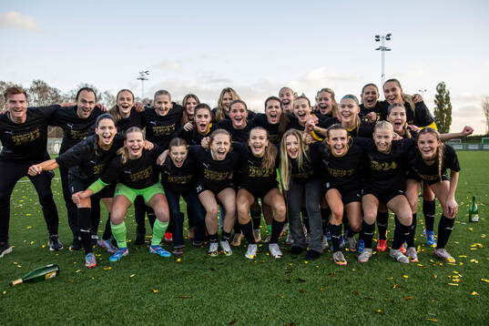 Häckens Andrea Simonovic, Kajsa Wallem, Jonna Rahm och