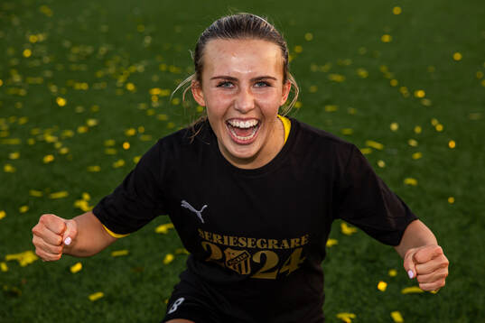 Häckens Nathalie Staaf jublar