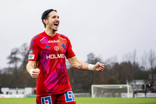 IFK Norrköpings målvakt David Mitov Nilsson jublar