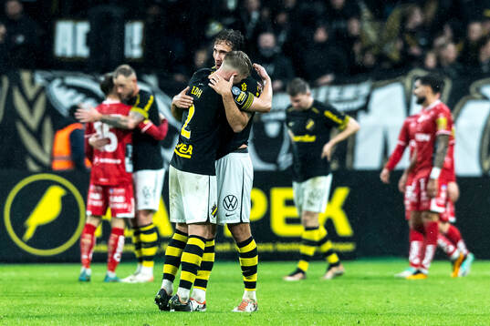 AIKs Eskil Edh och Ahmad Faqa jublar