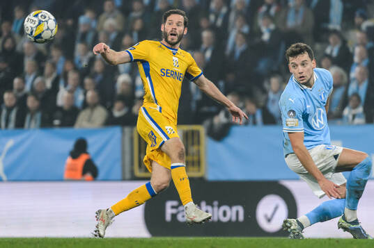 IFK Göteborgs Emil Salomonsson och Malmö FFs Colin Rösler