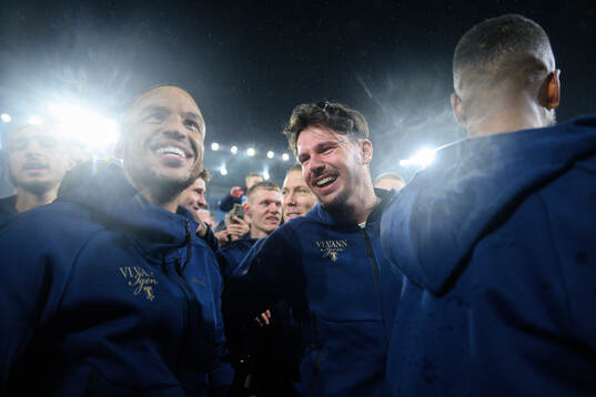 Malmö FFs Martin Olsson och Stefano Vecchia jublar