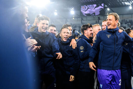 Malmö FFs målvakt Johan Dahlin jublar