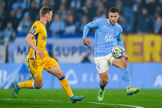 IFK Göteborgs Sebastian Ohlsson och Malmö FFs Gabriel