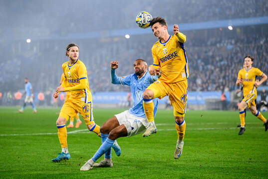 Malmö FFs Isaac Kiese Thelin och IFK Göteborgs Anders Trondsen