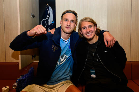 Malmö FFs Erik Botheim och Sebastian Nanasi jublar