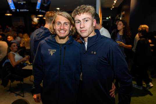 Sebastian Nanasi och Malmö FFs Hugo Bolin på guldbanketten