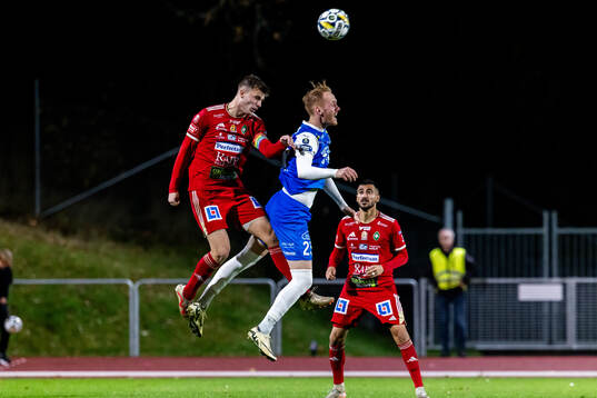 Skövde AIKs Filip Schyberg och Oddevolds Viktor Kruger