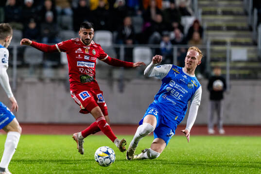 Skövde AIKs Elmar Abraham och Oddevolds Viktor Kruger