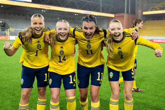 Klara Ahnberg, Filippa Andersson Widén, Thelma Person