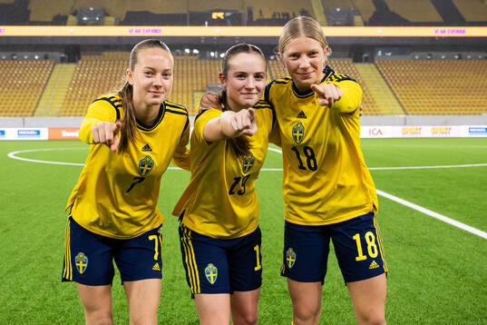 Agnes Karlsson, Ebba Hedman and Thea Carlsson of Sweden