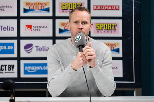 Skellefteås tränare Robert Ohlsson på presskonferensen