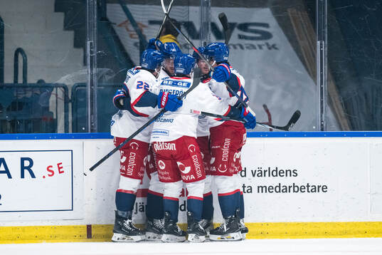 IK Oskarshamns Rasmus Bengtsson jublar