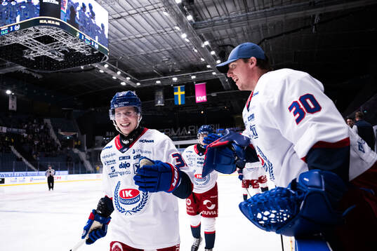 IK Oskarshamns Ludvig Östman jublar