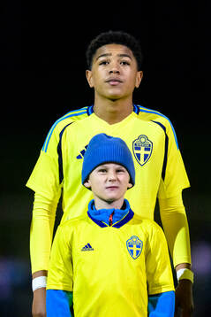 Elliot Mahama Appring of Sweden at lineup