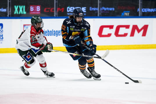 Frölundas Elisa Holopainen och Djurgårdens Tereza Plosova