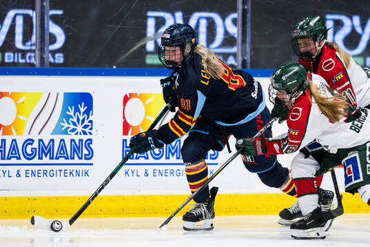 Djurgårdens Isabelle Leijonhielm och Frölundas Emilia