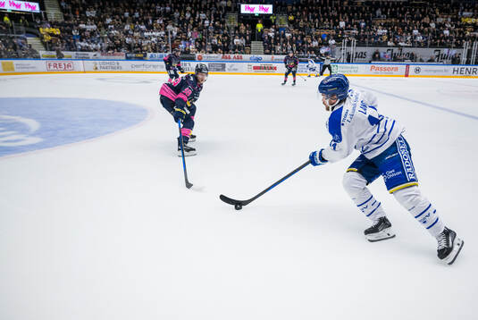 HV71s Olle Alsing och Leksands Oskar Lang
