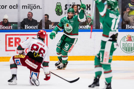 Rögles Josh Dickinson jublar