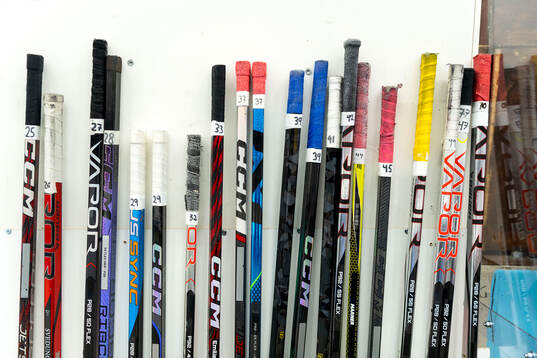 Göteborgs spelares hockeyklubbor