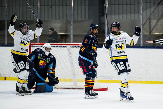 HV71s Elin Svensson jublar