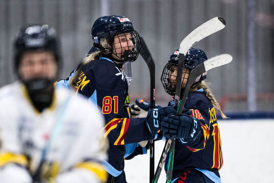 Djurgårdens Isabelle Leijonhielm och Alice Östensson