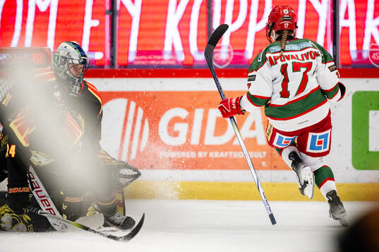 Modos Adela Sapovalivova jublar