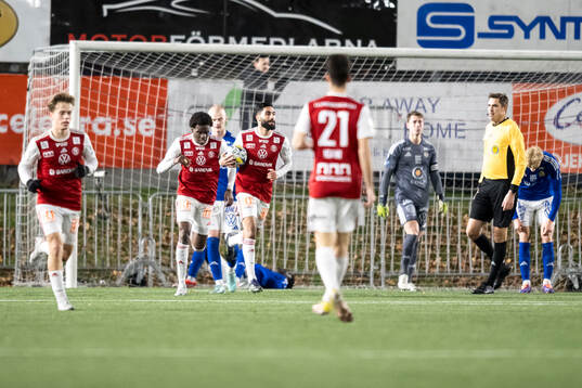 Sandvikens IFs Amin Al-Hamawi jublar efter 1-1
