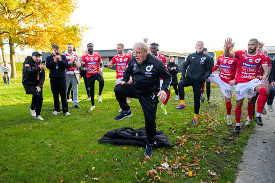 Degerfors Lagledare Stig ”Stisse” Ekman jublar