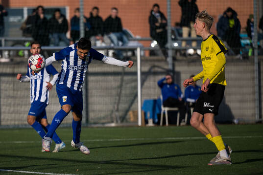 IFK Göteborgs Haydar Sultan och Mjällbys Alex Malmström