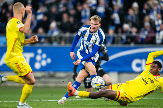 IFK Göteborgs Laurs Skjellerup och Kalmars Vince Osuji