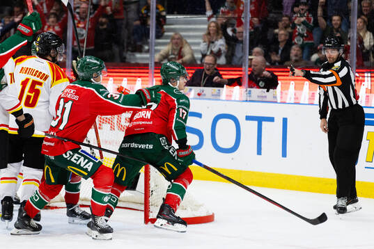 Frölundas Isac Born jublar