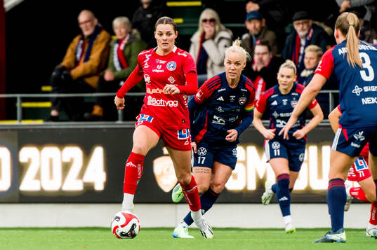 Linköpings Eshly Bakker och Rosengårds Caroline Seger