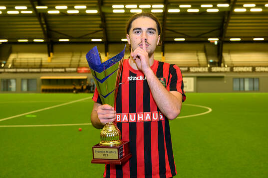 Brommapojkarnas Leart Krasniqi jublar