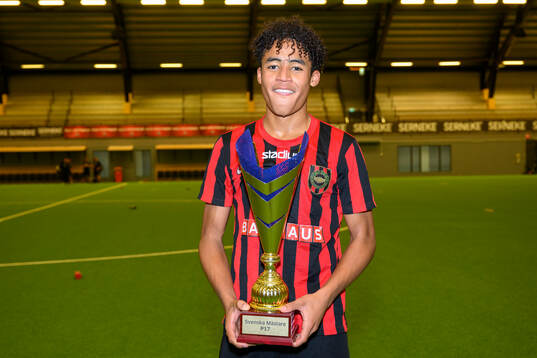 Brommapojkarnas Sion Oppong jublar